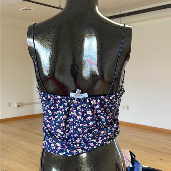 Gaze Blue and Pink Crop Camisole tank Top - Picture 3 of 4